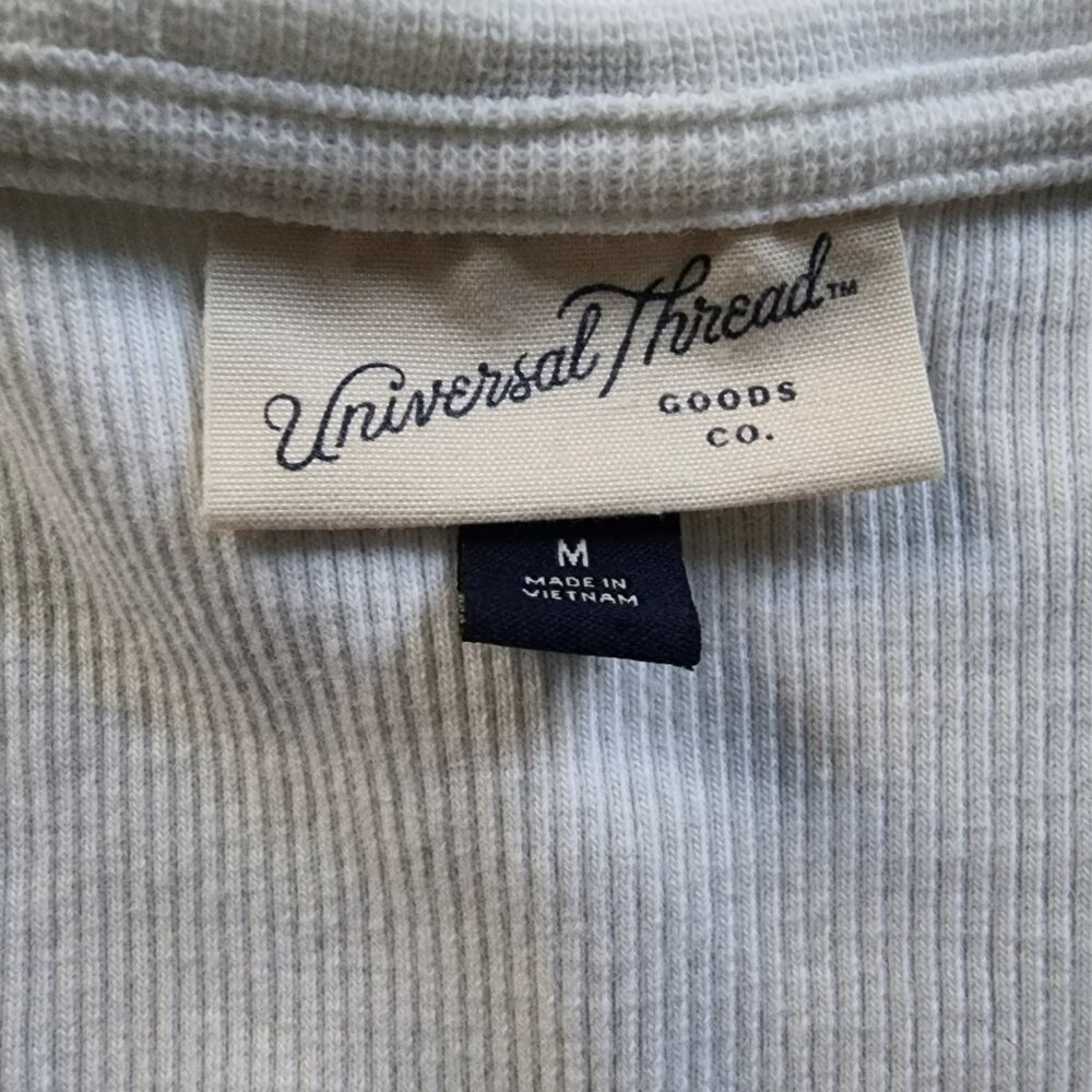 Universal Threads Long Sleeve Basic - Picture 4 of 6